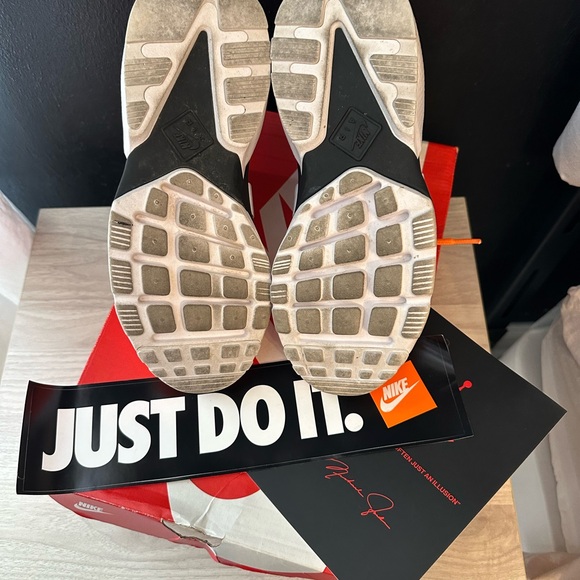 Nike Women’s Air Huarache City Low JUST DO IT - Picture 6 of 6
